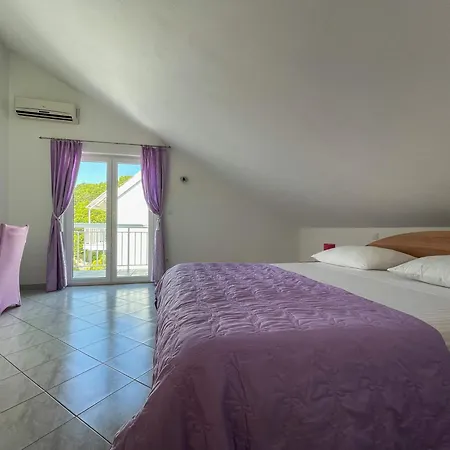 Marija Magdalena * Hvar Town